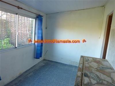 Casa de 1 Dormitorio con Amplio Terreno