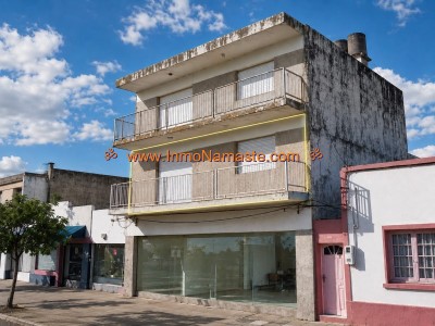 Amplio Apartamento de 2 o 3 Dormitorios en el Centro de Juan Lacaze
